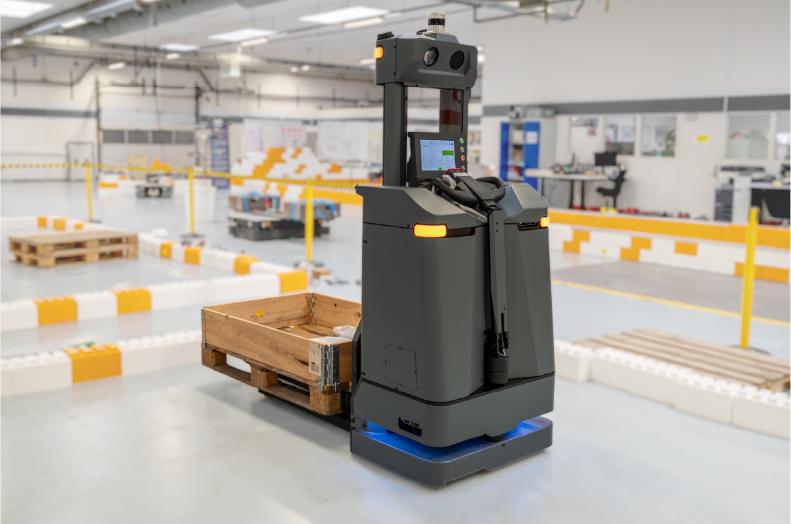 MiR1200 Pallet Jack